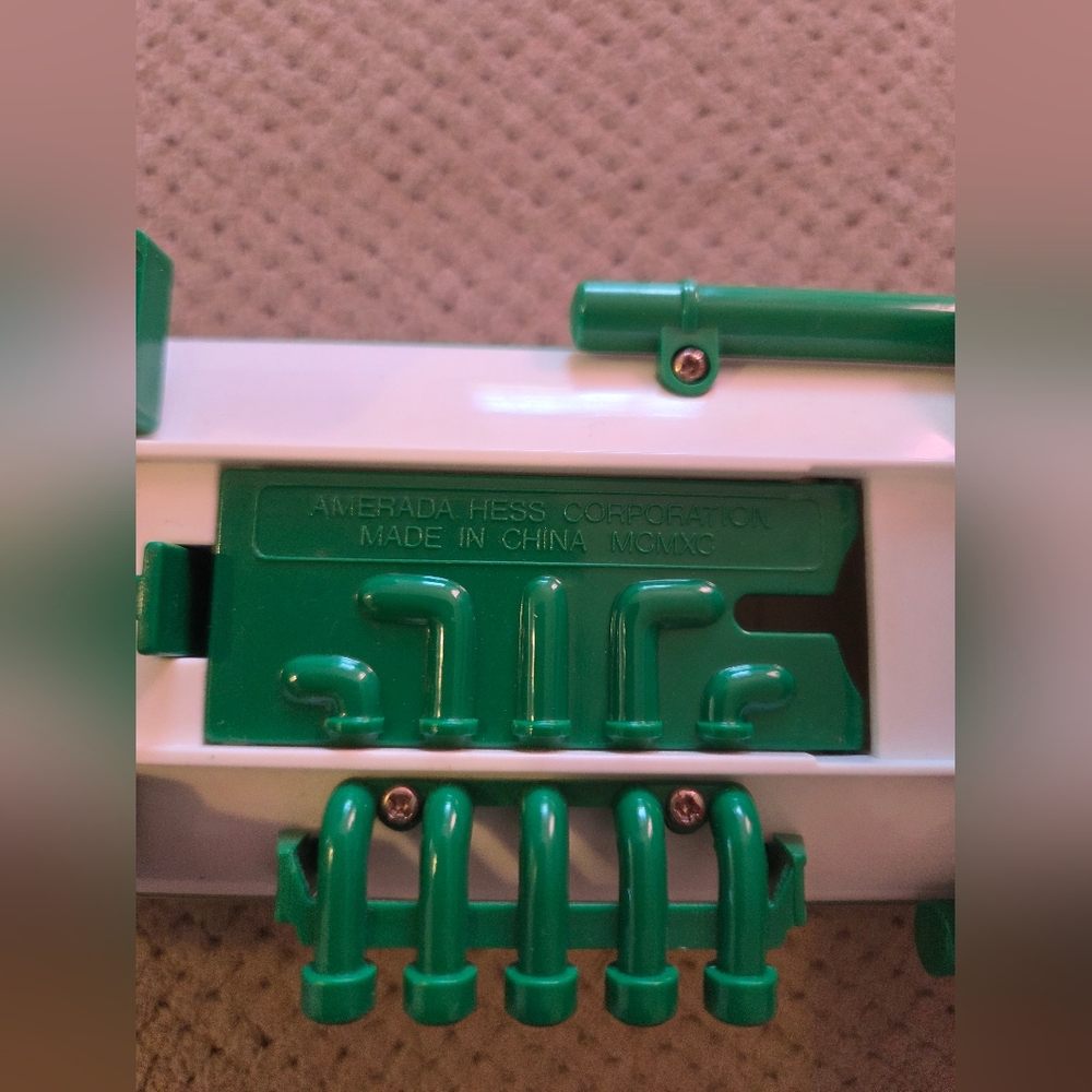 1990 Hess Gasoline Toy Tanker Truck W/Dual Sound Horn/Backup Beep • Lights - Picture 11 of 16